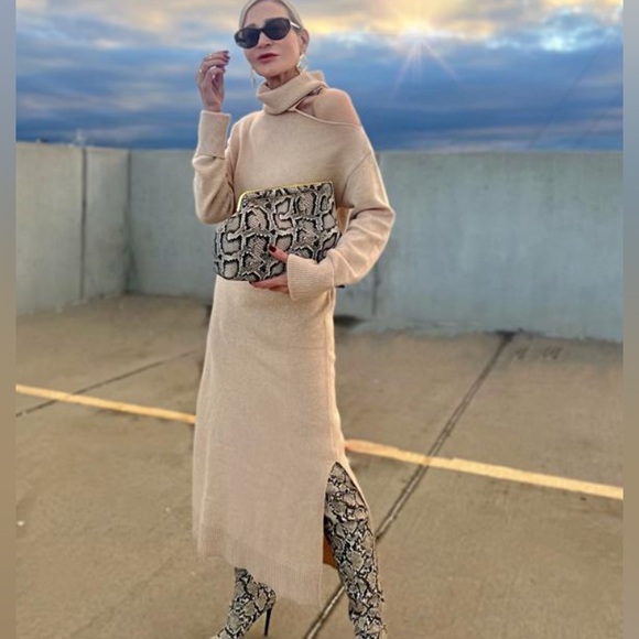 PAIGE — Gorgeous Cream Sweater Dress with one open...